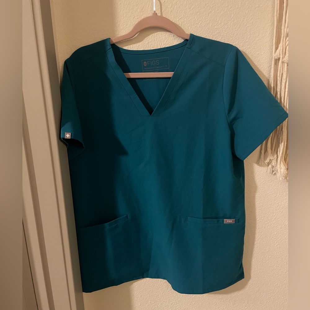 Figs Scrub Top